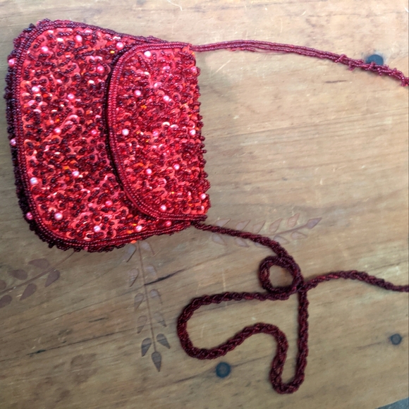 Beautiful Red Beaded Shoulder Bag - Picture 1 of 2